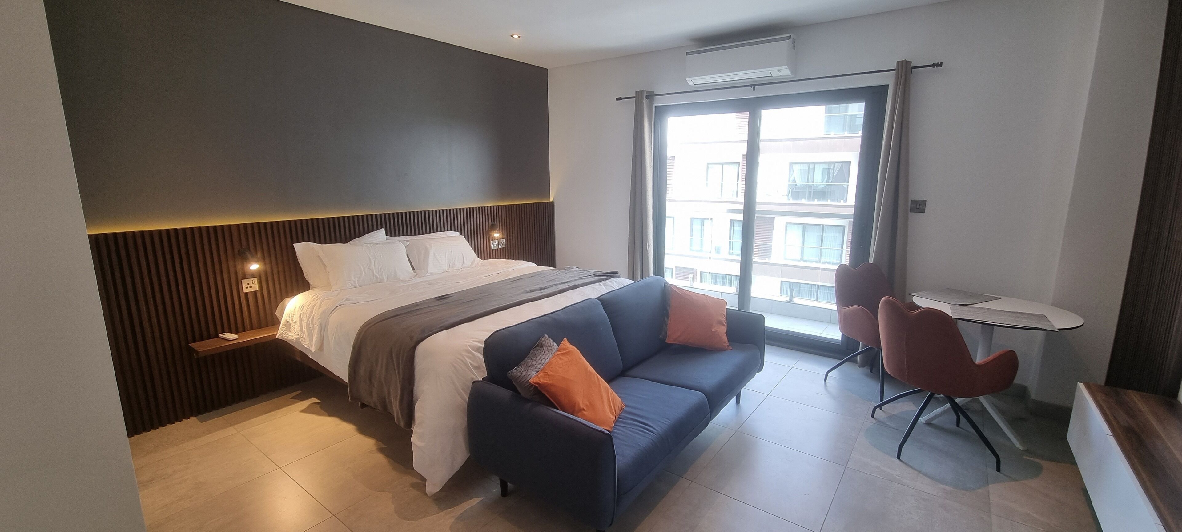 Ferros/tábuas de passar roupa, Wi-Fi, roupa de cama