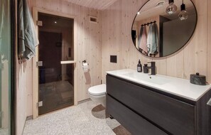 Shower - Beautiful home in Jøsenfjorden (Jøsenfjorden)