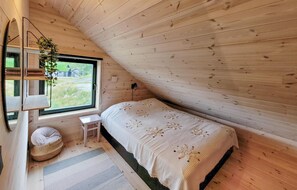 4 bedrooms, travel cot, free WiFi
