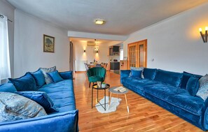 TV, stereo - Stunning home in Zadar (Zadar)