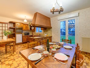 Dining - Portivy 2 by Interhome (Quiberon)