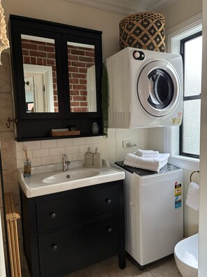 Doccia, articoli per l'igiene personale ecosostenibili, asciugacapelli