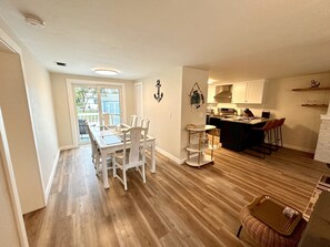 Dining - Cozy Cottage on Sanibel Island! (Sanibel)