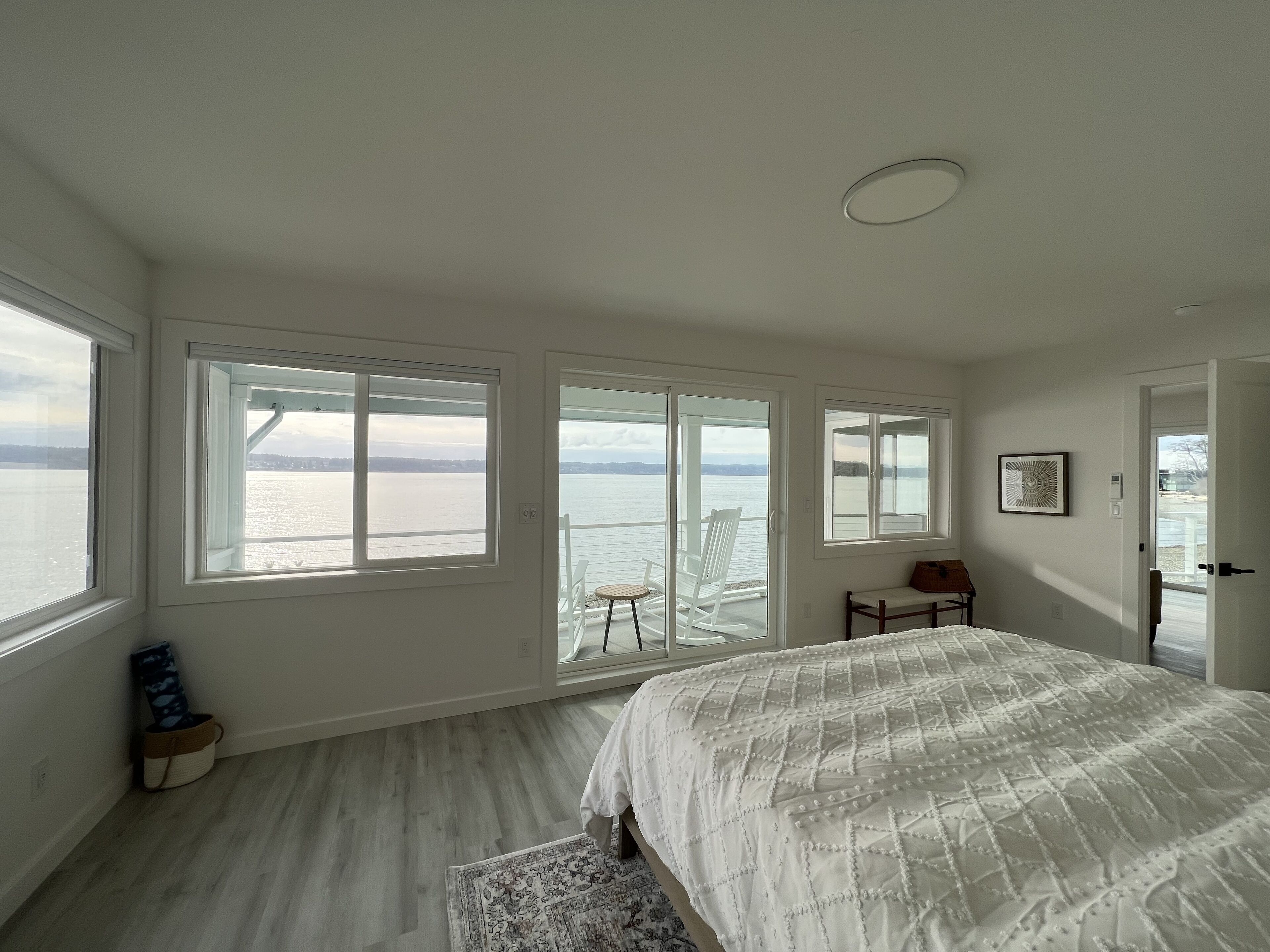 3 bedrooms, desk, travel crib, free WiFi