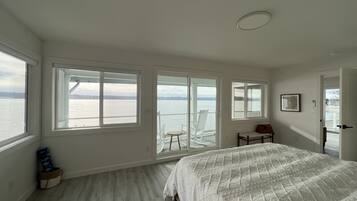 3 bedrooms, desk, travel crib, free WiFi