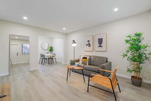 TV - Apt on Iconic Calle Ocho | Free Parking (Miami)