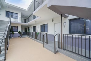 Exterior - Prime Location Calle Ocho | Free Parking (Miami)