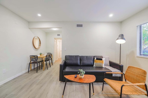 TV - Prime Location Calle Ocho | Free Parking (Miami)