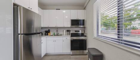 Fridge, microwave, oven, stovetop