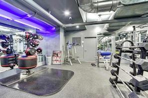 Fitness facility - Modern Apt W Business Space & Gym (Arlington)