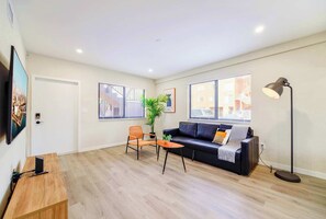 TV - Apt w/ Free Parking | Stay in Little Havana (Miami)