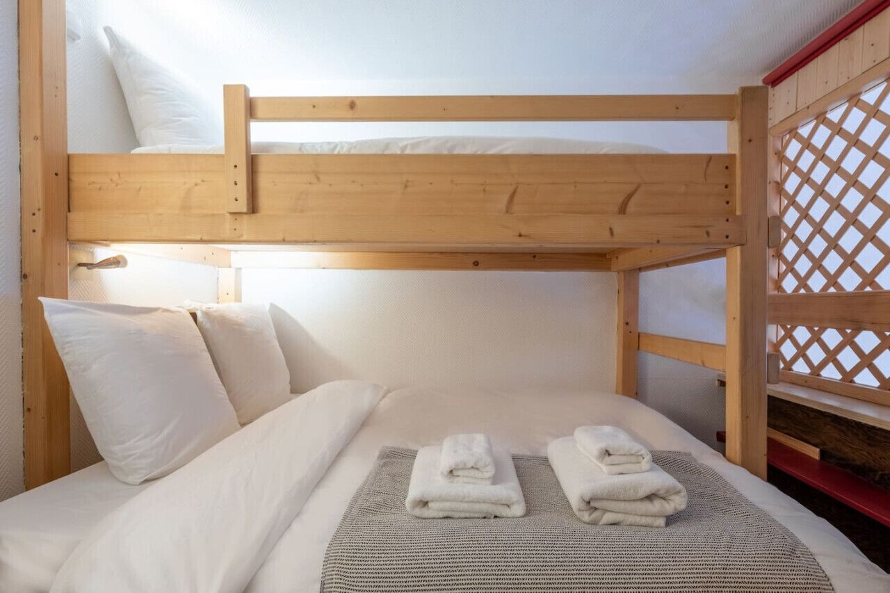 2 dormitorios, tabla de planchar con plancha, wifi y ropa de cama