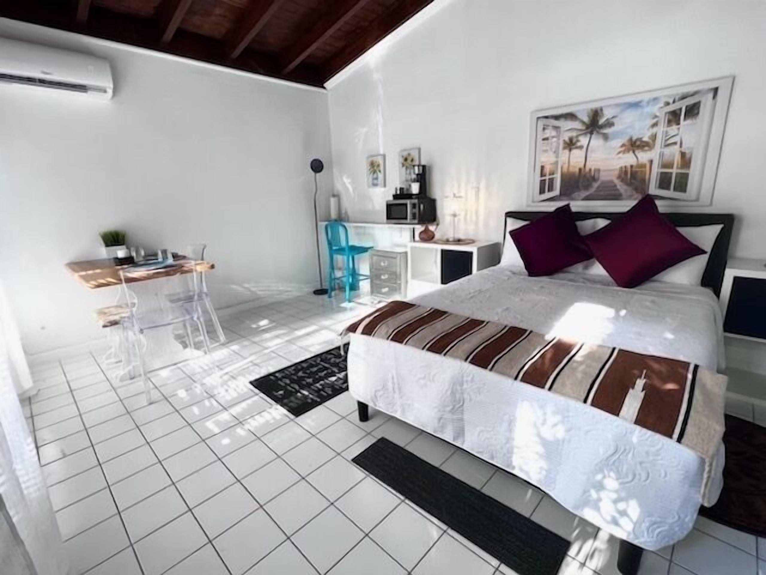 1 bedroom, in-room safe, iron/ironing board, free WiFi
