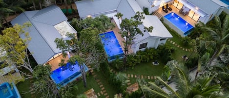 Premium bedding, in-room safe, desk, blackout curtains