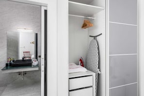 3 bedrooms, premium bedding, in-room safe, desk