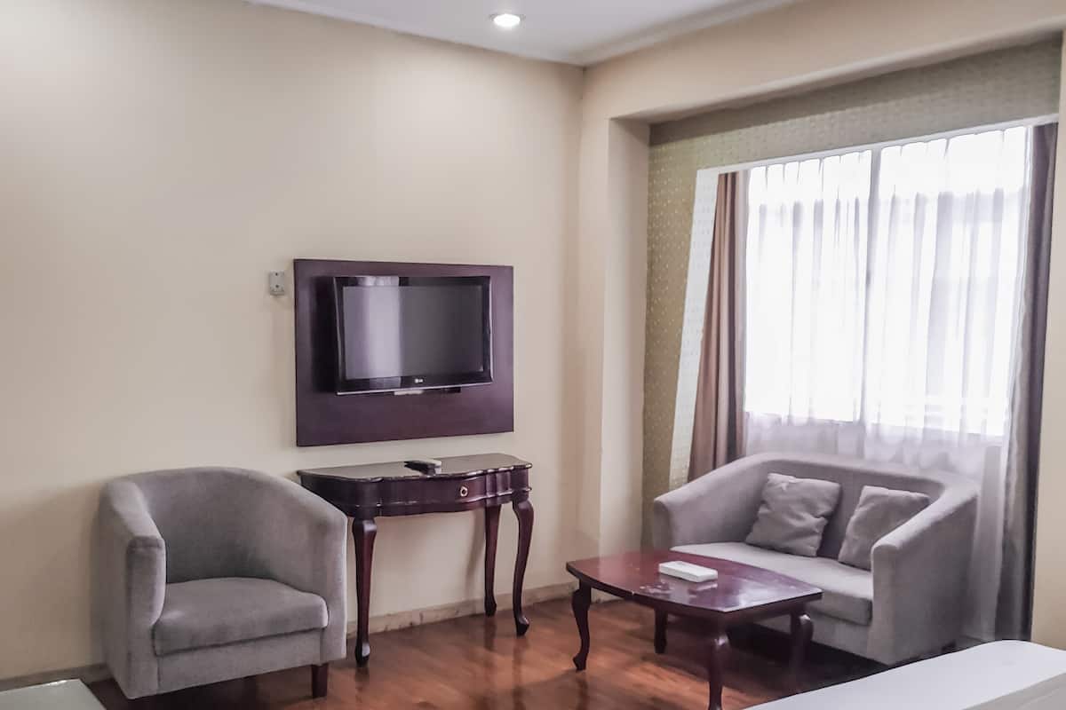 Quarto luxo | Escrivaninha, Wi-Fi de cortesia, roupa de cama