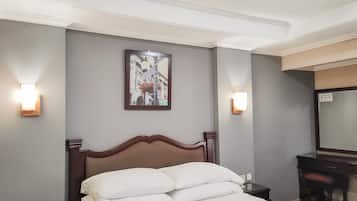 Meja kerja, Wi-Fi gratis, dan seprai linen