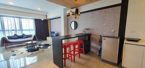 パノラミック スタジオスイート | 客室ごとに異なる装飾、客室ごとに異なるインテリア、デスク、ノートパソコン用作業スペース