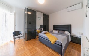 4 Schlafzimmer, Reisekinderbett, kostenloses WLAN, Bettwäsche