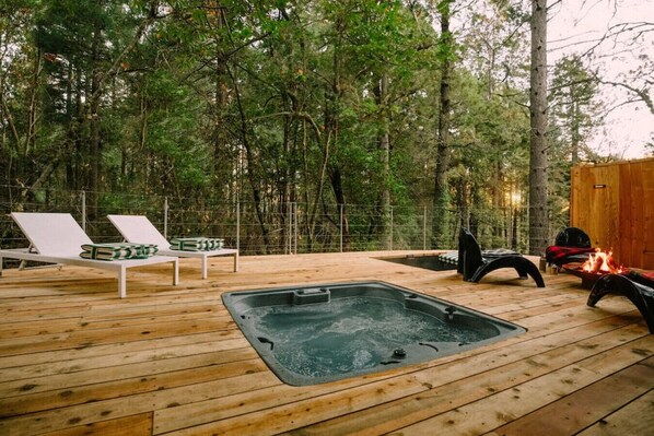 Baignoire à remous extérieure