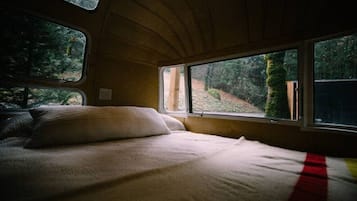 1 多间卧室、办公桌、WiFi