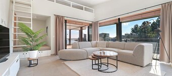 The 6-person Deluxe Villa features a comfortable and tastefully decorated interior, views of the landscape, perfect with dogs and children.