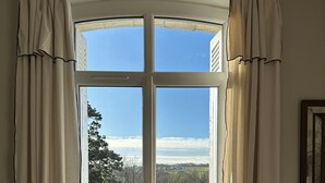 Double Room (8)