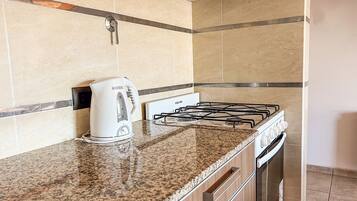 Fridge, microwave, oven, coffee/tea maker