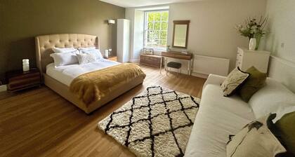 Beautiful Boutique Edinburgh Garden Flat