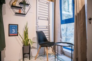 Comfort Shared Dormitory - 3rd Floor (3B) | Allergiatestatut vuodevaatteet, memory foam -patjalliset sängyt