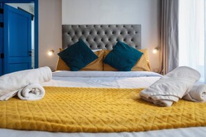 Superior Room, 1 Bedroom, Balcony, City View - 5th Floor (5A) | Hypo-allergenic bedding, memory foam beds, free minibar