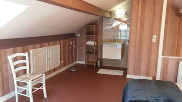 1 sovevĂŠrelse, strygejern/strygebrĂŠt, weekendseng, Wi-Fi