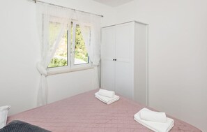 1 habitación, cuna de viaje, wifi gratis y ropa de cama