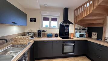 Køleskab, mikrobølgeovn, ovn, opvaskemaskine