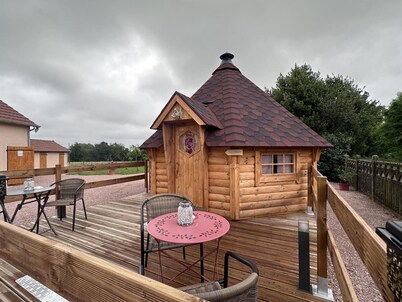 Acogedor alojamiento rural con spa, futbolín, admite mascotas, cerca de Vichy