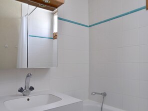 Bathroom - Functional apartment near slopes with balcony and pool access (Plagne Bellecôte)