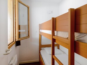 2 bedrooms - Spacious apartment 7 ppl, ski-in/ski-out, pets allowed (Belle Plagne)