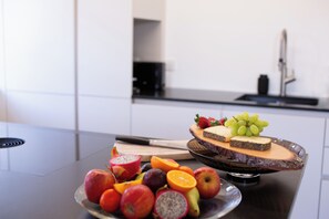 Réfrigérateur, four, plaque de cuisson, lave-vaisselle