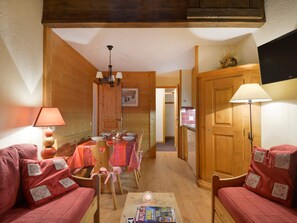 TV - Charming renovated apartment, slopes access, pets allowed (Belle Plagne)