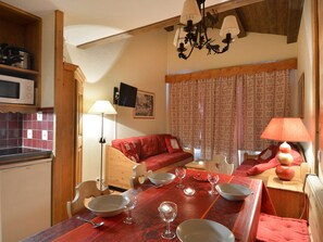 Interior - Charming renovated apartment, slopes access, pets allowed (Belle Plagne)