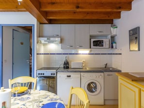 Refrigerador, microondas, parrilla de estufa y lavavajillas 