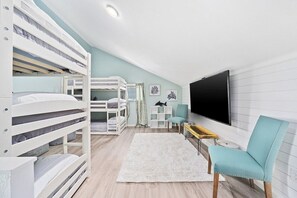 6 Schlafzimmer, Schreibtisch, Bügeleisen/Bügelbrett, kostenloses WLAN