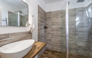 Shower, hair dryer - Pet friendly home in Debeljuhi (Debeljuhi)