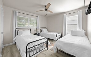 4 bedrooms, desk, iron/ironing board, travel crib