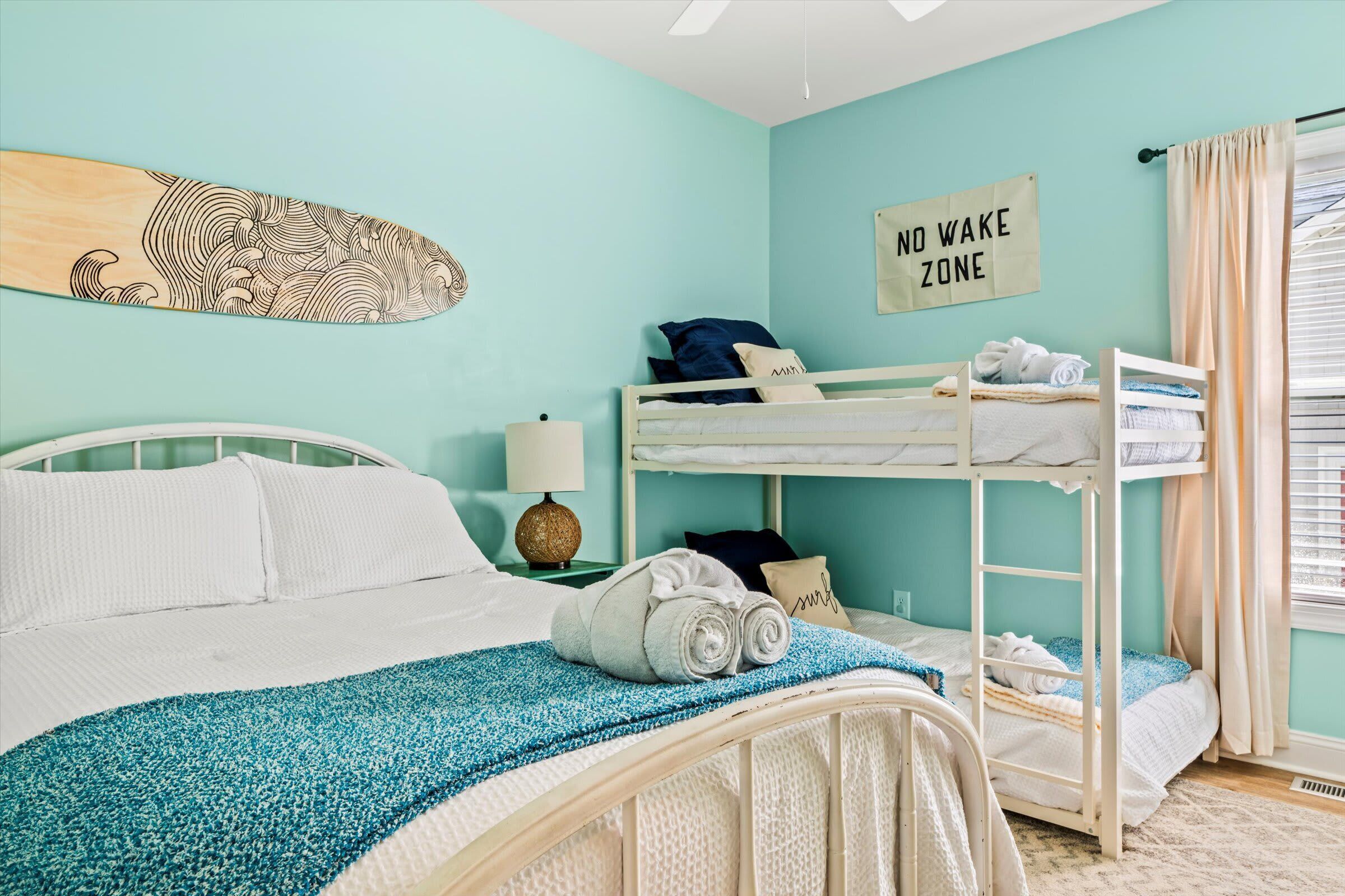 4 slaapkamers, een strijkplank/strijkijzer, wifi, beddengoed