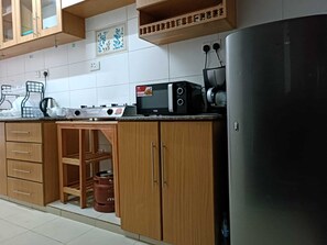 Elite-Apartment | Eigene Küche | Kühlschrank, Mikrowelle, Kochgeschirr/Geschirr/Besteck