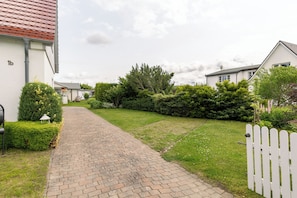 Property grounds - Gemütlich 2-zimmer-fewo mit Gartenterrasse im Herzen von Rerik! (Rerik)
