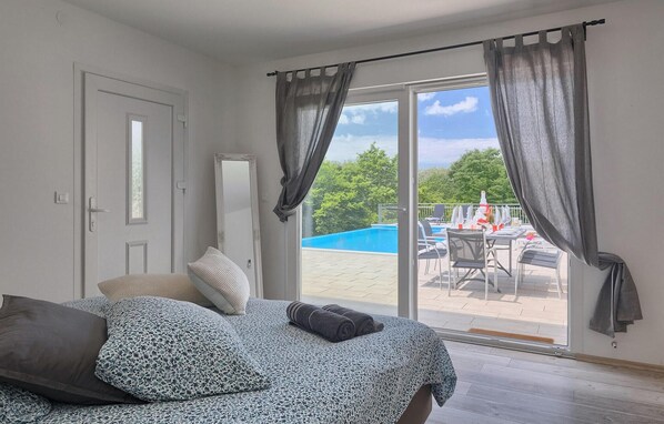3 habitaciones, cuna de viaje, wifi gratis y ropa de cama 