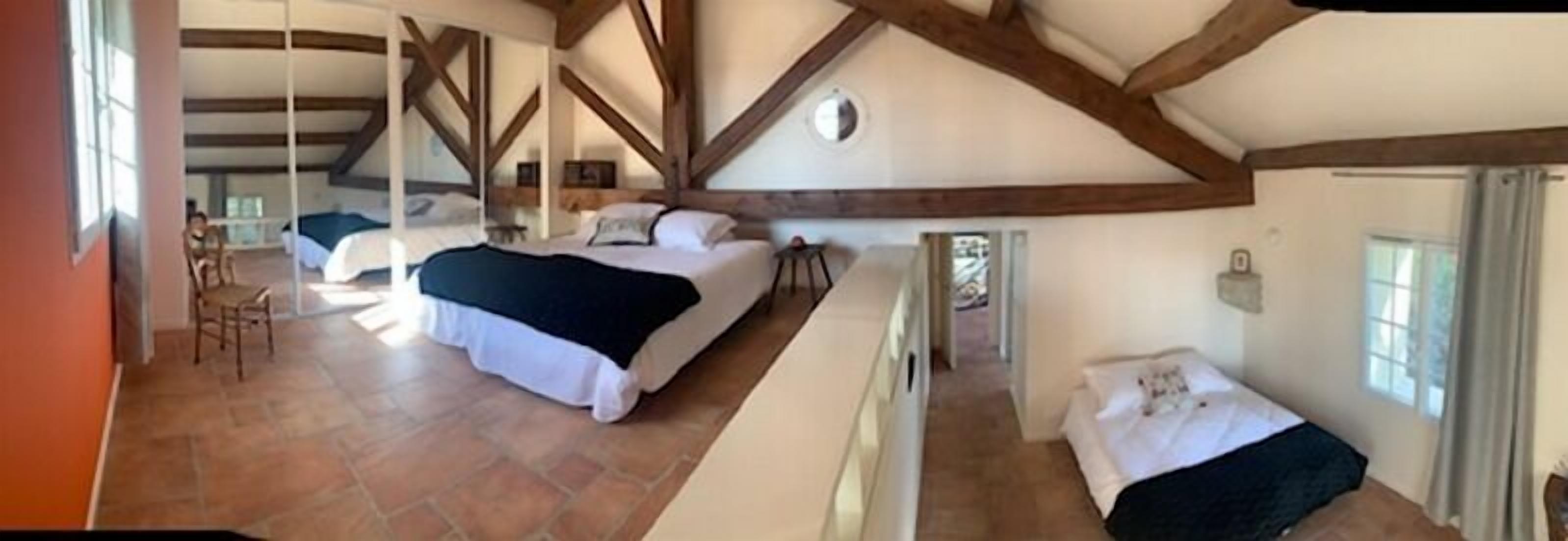 時尚套房 (Fer Servadou) | 高級寢具、記憶棉床墊、迷你吧、房內夾萬