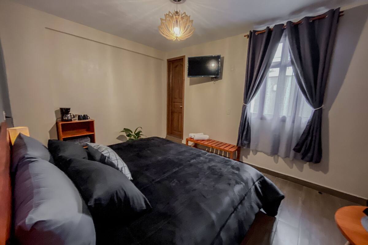 Superior-Doppelzimmer, 1 King-Bett | Hochwertige Bettwaren, Daunenbettdecken, Zimmersafe